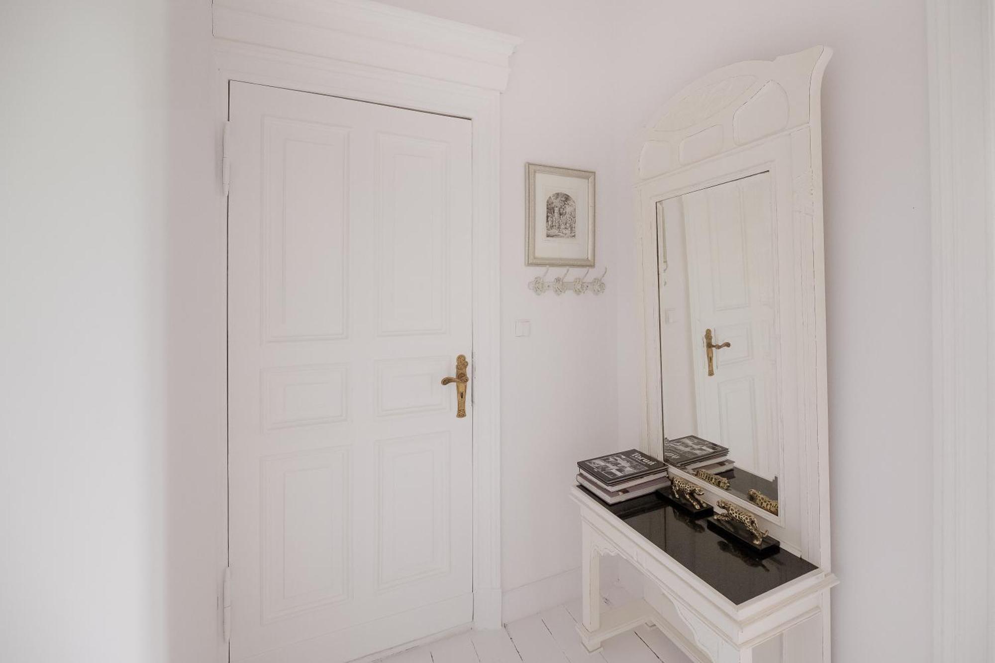 White Provance Apartment Torun Exterior photo